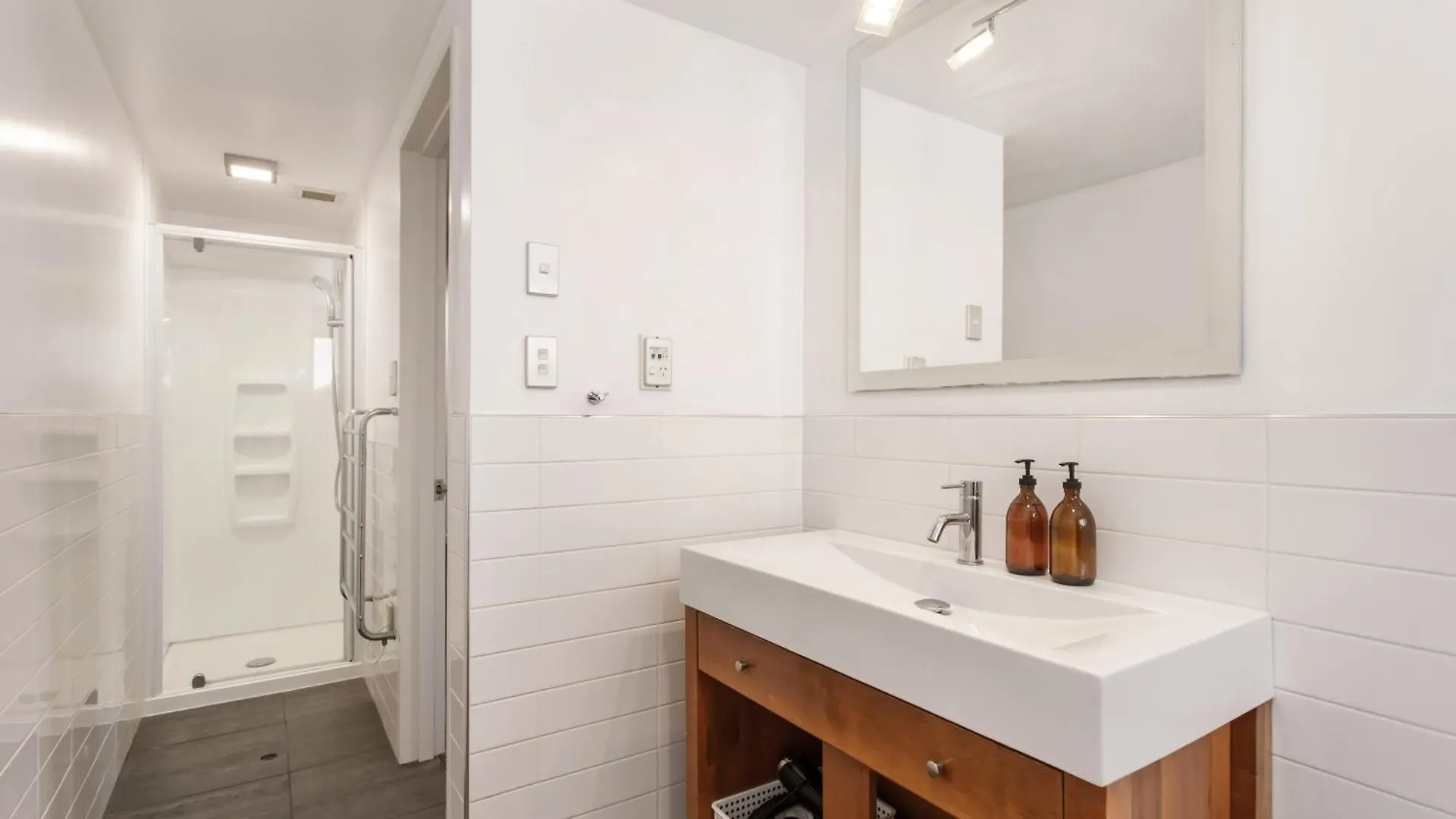 Apartment Prime Cbd Hospital Location Plus Garage 2Bdrms Christchurch